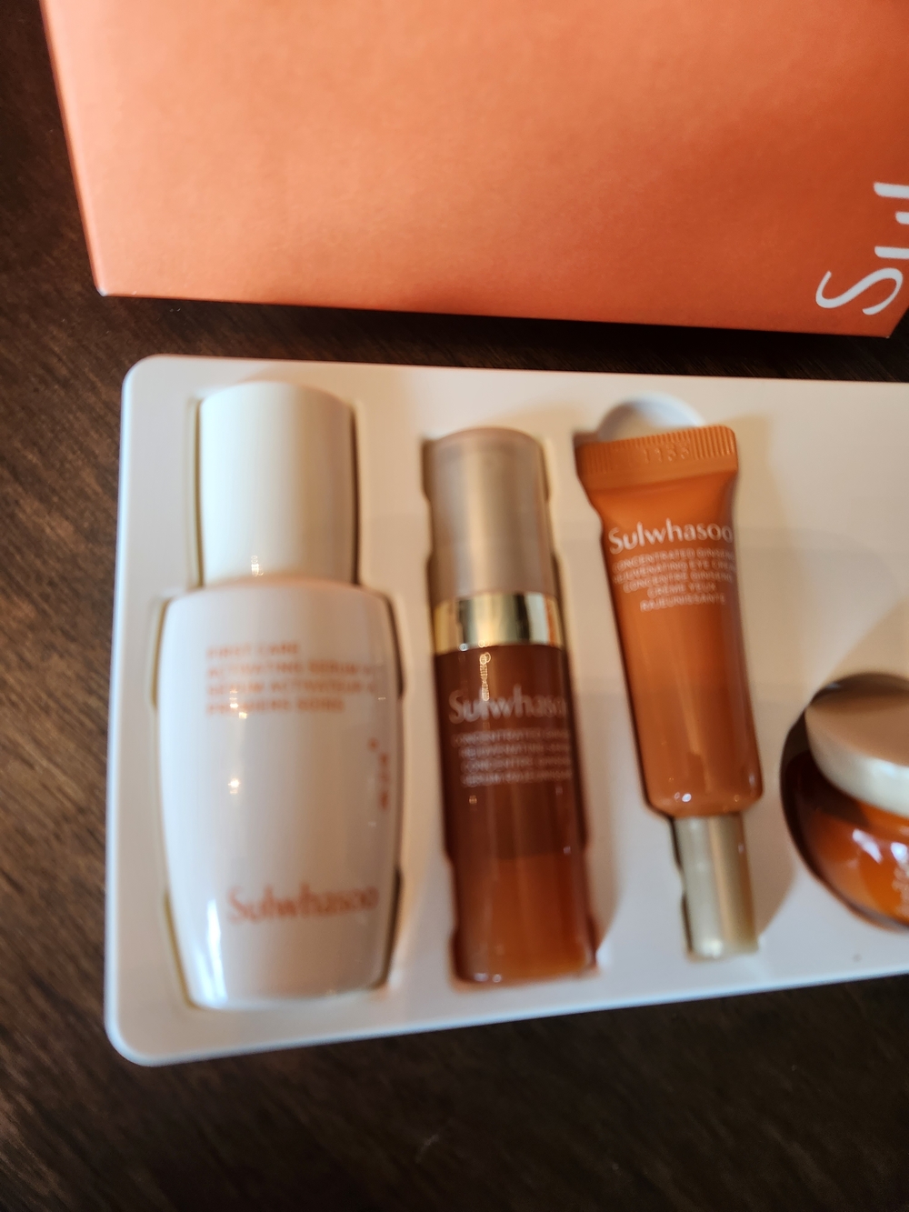 Sulwhasoo Anti-aging Skincare Deluxe Mini Kit - Picture 2 of 8